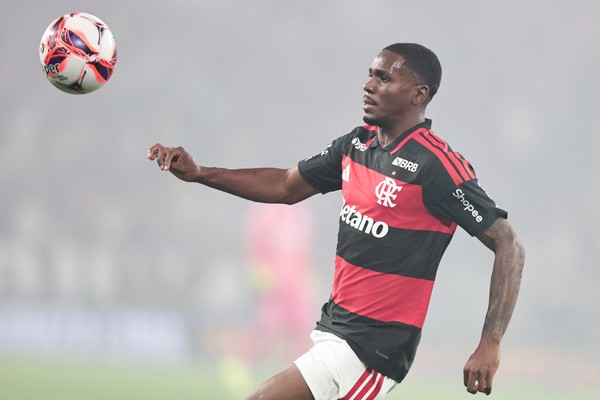 Flamengo arrecada menos que o previsto com vendas de jogadores em 2026; entenda os números